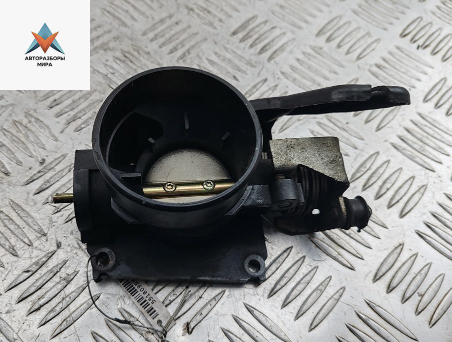 заслонка дроссельная Ford Focus 1 поколение 1999, 1.6 л., i, бензин, МКПП, серый, хетчбэк 5 дв., XS4U9E927 - фото №1