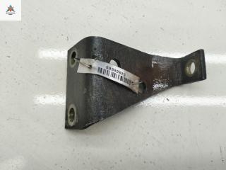 кронштейн (крепление) Volkswagen Passat B2 1986, 1.8 л., бензин, МКПП, красный, универсал