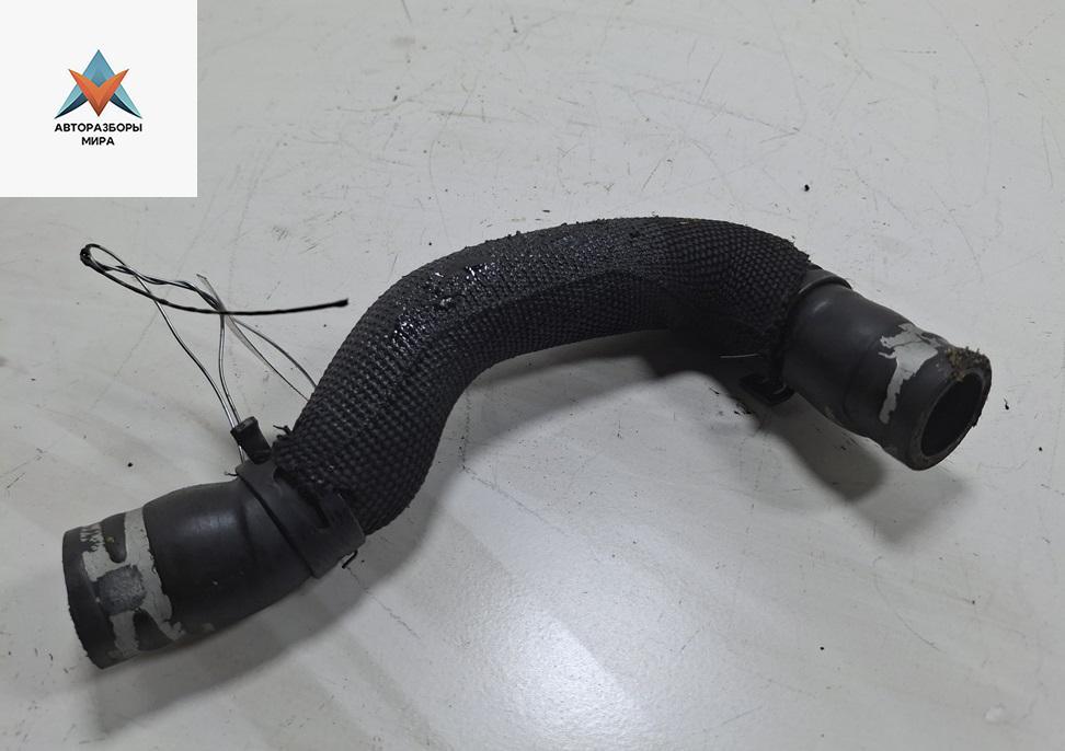 патрубок отопителя (печки) Audi A4 B7 2005, 2.0 л., дизель - фото №1