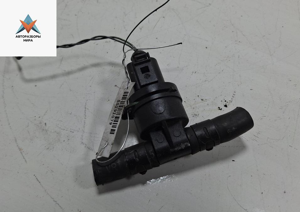 датчик температуры Audi A4 B7 2005, 2.0 л., дизель, АКПП, синий, универсал, 038996081B - фото №1