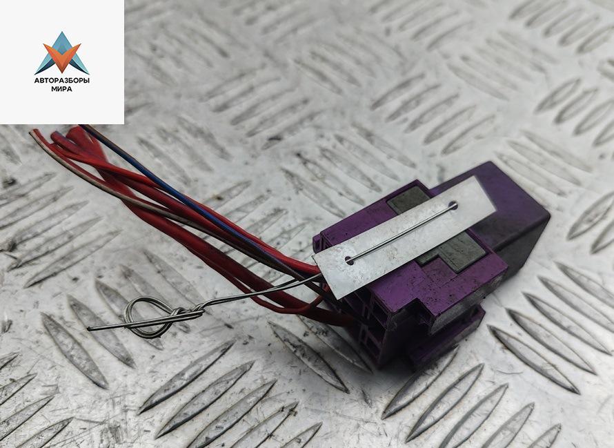 реле бензонасоса Opel Omega B 1998, 2.0 л., бензин, МКПП, серый, седан, 90494959 - фото №1