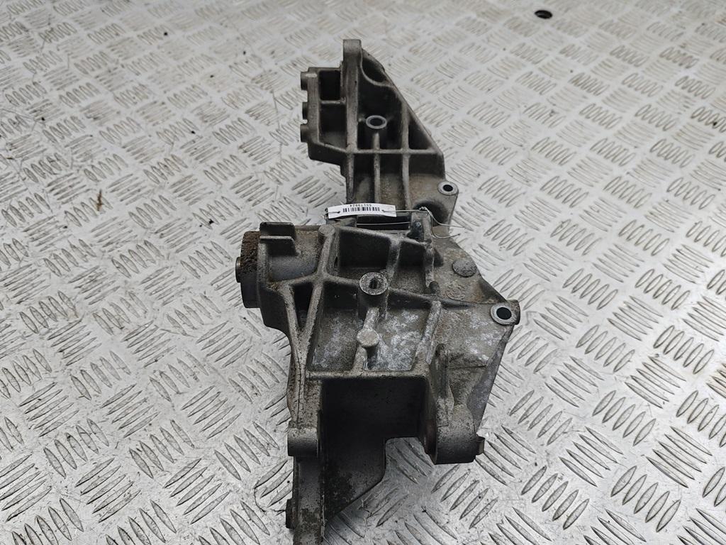кронштейн генератора Audi A4 B5 1999, 1.8 л., бензин, МКПП, синий, седан