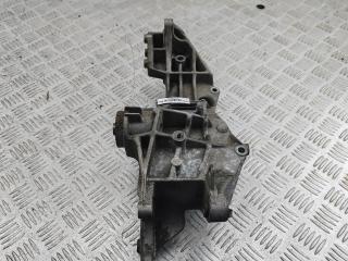 кронштейн генератора Audi A4 B5 1999, 1.8 л., бензин, МКПП, синий, седан