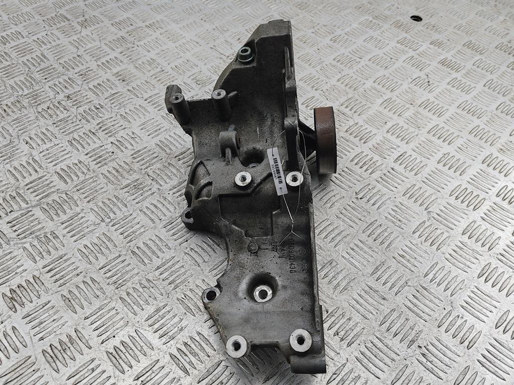 кронштейн компрессора кондиционера Audi A4 B7 2006, 2.0 л., бензин, АКПП, серый, универсал, 06D903143D - фото №1