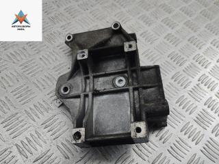 кронштейн компрессора кондиционера Audi A4 B5 [рестайлинг] 1999, 1.8 л., бензин, МКПП, синий, седан, 058260885C