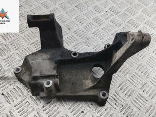 кронштейн генератора Ford Focus 1 поколение [рестайлинг] 2001, 1.8 л., дизель, МКПП, серый, универсал, 98FF10239BE