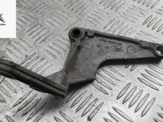 кронштейн компрессора кондиционера Ford Mondeo 2 поколение 1997, 1.8 л., бензин, АКПП, синий, хетчбэк 5 дв., 93BB3E679AD