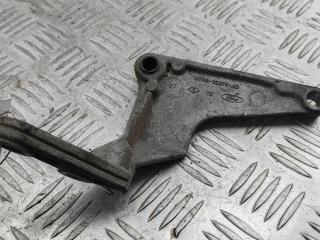 кронштейн компрессора кондиционера Ford Mondeo 2 поколение 1997, 1.8 л., бензин, АКПП, синий, хетчбэк 5 дв., 93BB3E679AD
