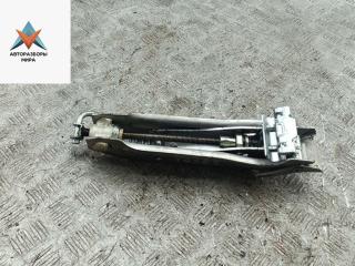 домкрат Volkswagen Passat B5 1999, 1.6 л., бензин, МКПП, синий, универсал, 8L0011031A