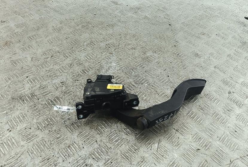 педаль Audi A6 C5 2002, 1.8 л., Ti, бензин, АКПП, серый, универсал, 8D1723523L