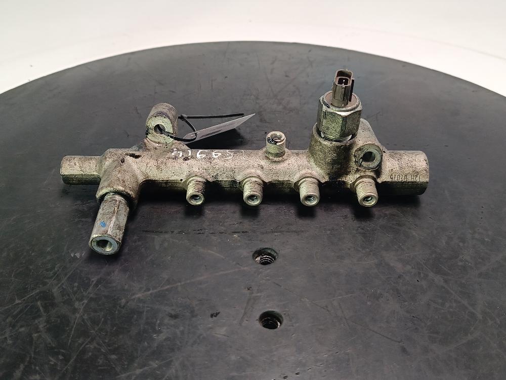 топливная рампа Opel Astra G 2002, цвет - фото №1