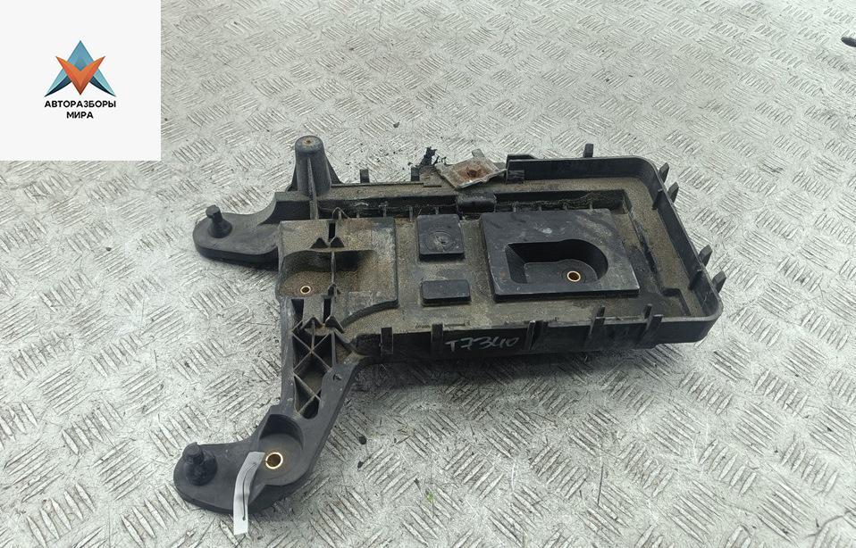 Кожух аккумулятора (короб АКБ) Skoda Octavia mk2 (A5 1Z) 2007, 1.6 л., бензин, МКПП, чёрный, универсал - фото №1