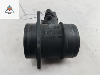 Расходомер (измеритель потока воздуха) Skoda Octavia mk1 (A4 1U) 2004, 2.0 л., бензин, МКПП, синий, универсал, 06A906461G