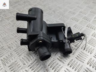 корпус термостата Volkswagen Golf 4 поколение 1999, 1.6 л., бензин, МКПП, синий, хетчбэк 5 дв., 032121121J