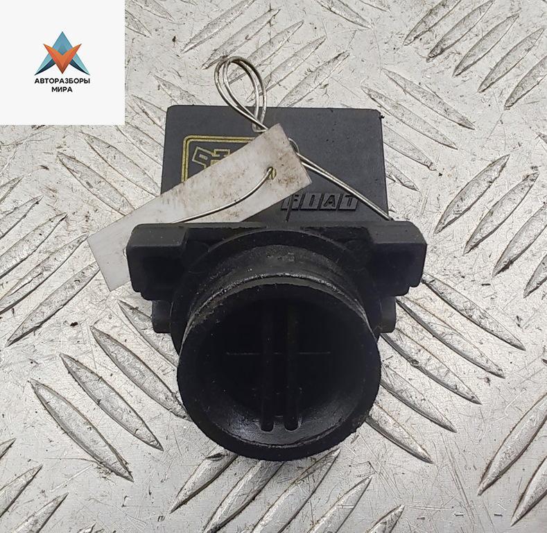 пробка маслозаливная Fiat Doblo 1 поколение 2002, 1.6 л., бензин, МКПП, красный, фургон - фото №1