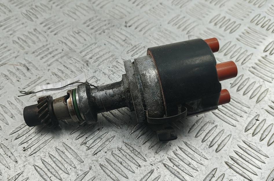 распределитель зажигания (трамблёр) Volkswagen Passat B4 1995, 1.6 л., бензин, МКПП, синий, универсал, 1230591040
