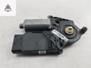 моторчик стеклоподъемника передний правый Volkswagen Passat B5 1999, 1.8 л., бензин, МКПП, серый, универсал, 101434202
