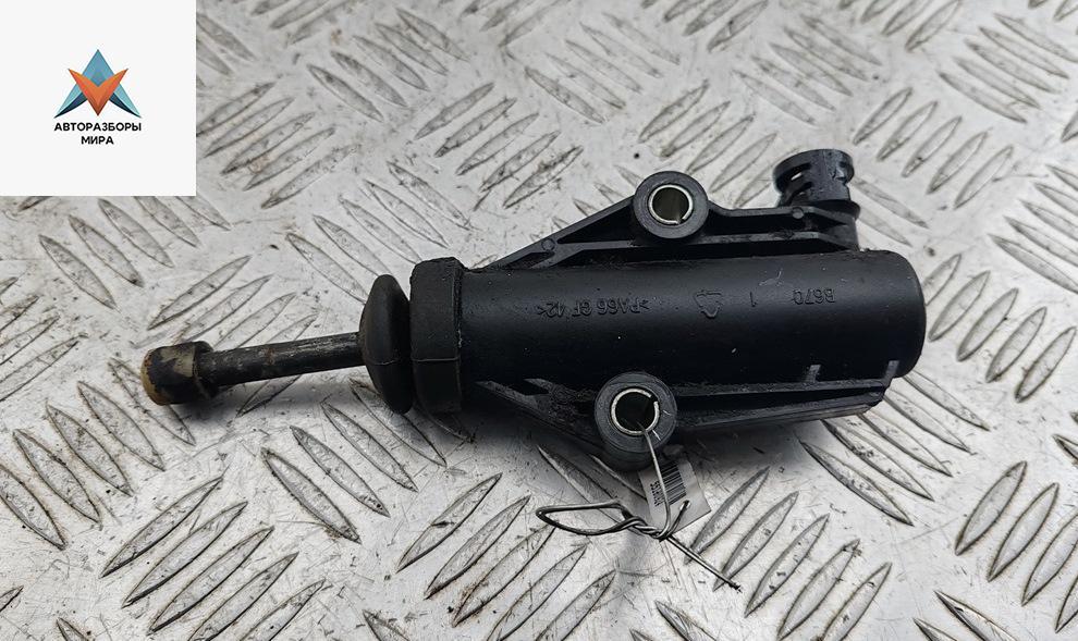 цилиндр сцепления рабочий Fiat Stilo 1 поколение 2003, 1.6 л., бензин, МКПП, чёрный, хетчбэк 5 дв., 55186930 - фото №1