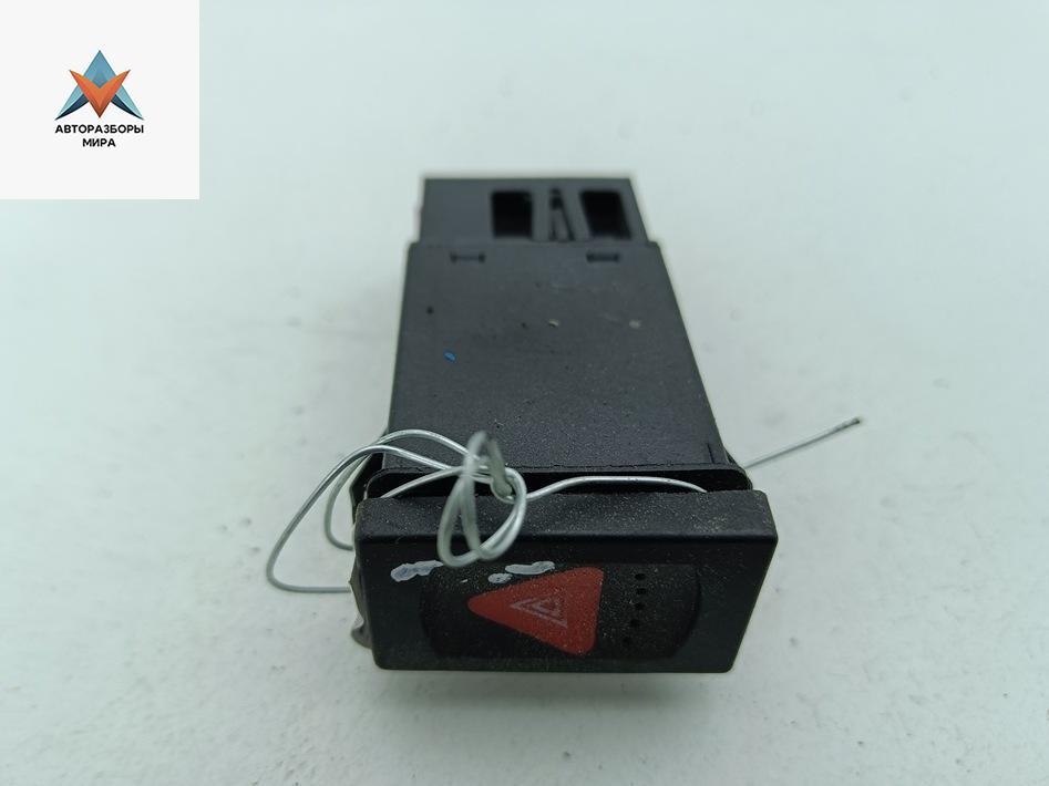 кнопка аварийной сигнализации Volkswagen Passat B5 1999, 1.6 л., бензин, МКПП, синий, универсал, 3B0953235C - фото №1