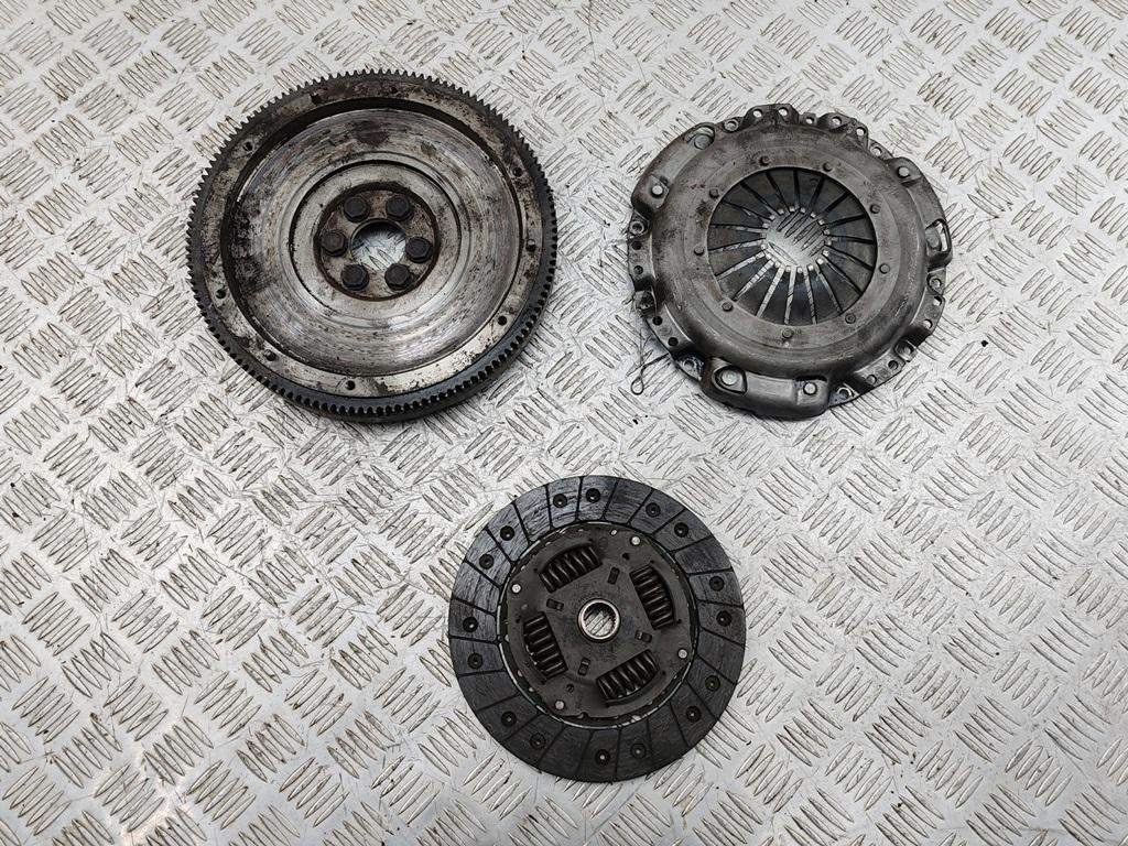 маховик Volkswagen Passat B3 1993, 1.8 л., бензин, МКПП, серый, универсал, 037105271K
