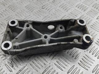 кронштейн КПП Volkswagen Passat B6 2008, 2.0 л., дизель, АКПП, чёрный, универсал, 1K0199117