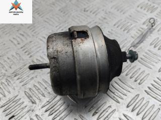 подушка крепления двигателя Volkswagen Passat B5 [рестайлинг] 2000, 1.6 л., бензин, МКПП, серый, универсал, 4B0199379E