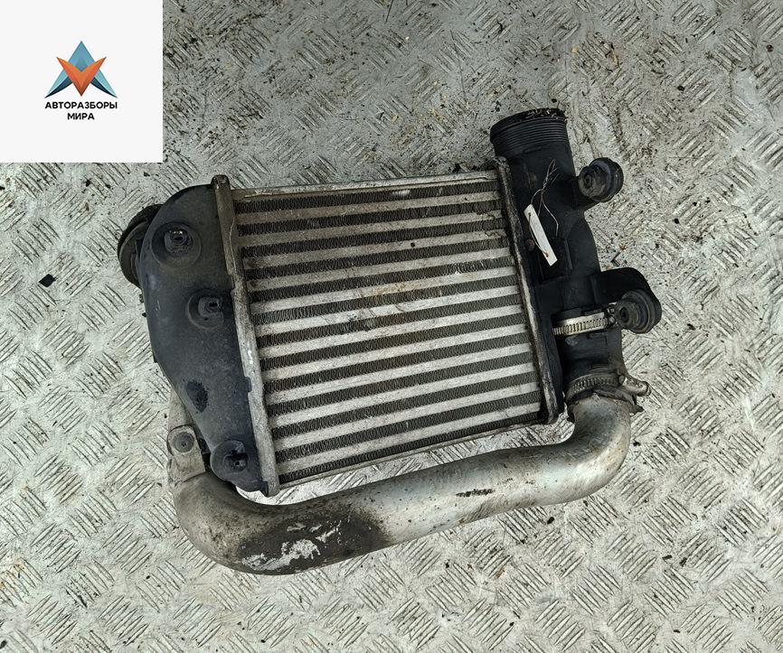 радиатор интеркулера Audi A6 4F/C6 2005, 3.0 л., дизель, АКПП, серый, седан - фото №1