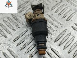 форсунка Volkswagen Passat B4 1995, 1.6 л., бензин, МКПП, синий, универсал, 037906031J