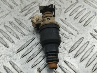 форсунка Volkswagen Passat B4 1995, 1.6 л., бензин, МКПП, синий, универсал, 037906031J