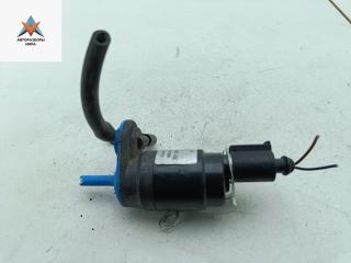 насос (моторчик) омывателя стекла Volkswagen Passat B5 1999, серый, универсал, 8TW00684702