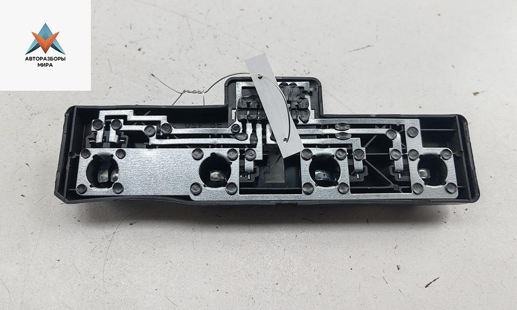 панель заднего левого фонаря Skoda Octavia mk1 (A4 1U) 2004, 2.0 л., бензин, МКПП, синий, универсал, 1U9945257 - фото №1