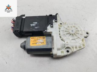 моторчик стеклоподъемника передний правый Volkswagen Bora 1 поколение 2000, 1.6 л., бензин, АКПП, серый, седан, 101434203