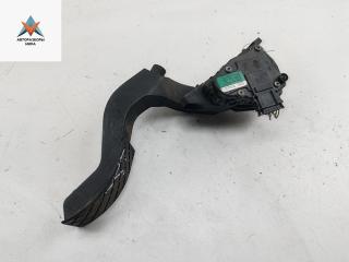 педаль Volkswagen Passat B5 [рестайлинг] 2002, 2.8 л., бензин, МКПП, зелёный, седан, 8D1721523E