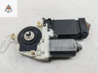 моторчик стеклоподъемника передний правый Volkswagen Golf 4 поколение 2001, 1.6 л., бензин, МКПП, чёрный, хетчбэк 5 дв., 101434203