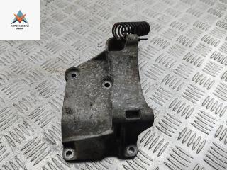 кронштейн генератора Volkswagen Passat B3 1993, 1.8 л., бензин, МКПП, серый, универсал, 028903143AD