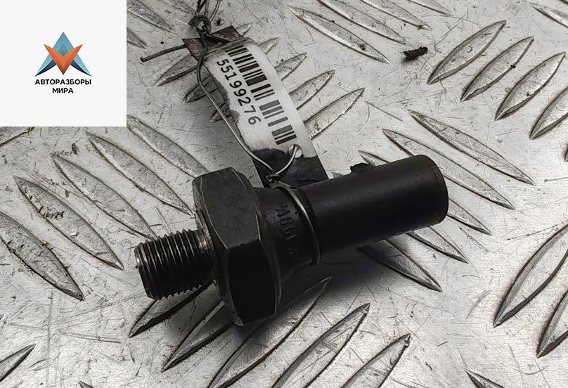 датчик давления масла Volkswagen Passat B6 2008, 2.0 л., дизель, АКПП, чёрный, универсал, 038919081H - фото №1