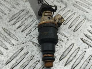 форсунка Volkswagen Passat B4 1995, 1.6 л., бензин, МКПП, синий, универсал, 037906031J