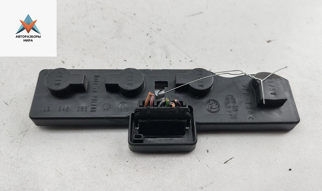 Плата фонаря заднего правого Skoda Octavia mk1 (A4 1U) 2004, 2.0 л., бензин, МКПП, синий, универсал, 1U9945258 - фото №1