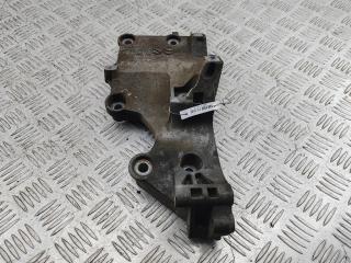 кронштейн генератора Volkswagen Caddy 2006, 1.9 л., дизель, АКПП, серый, фургон, 038903143AF