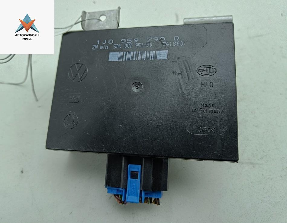 блок комфорта Volkswagen Bora 1 поколение 2000, 1.6 л., бензин, АКПП, серый, седан, 1J0959799Q - фото №1