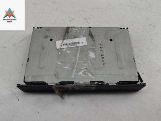 подстаканник Volkswagen Bora 1 поколение 2000, 1.6 л., бензин, АКПП, серый, седан, 1J0858601