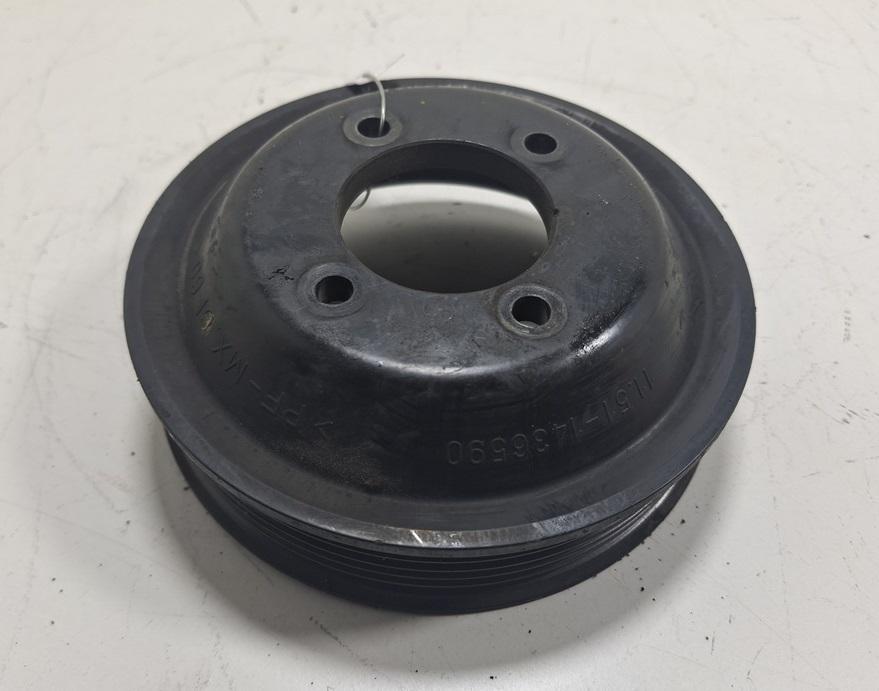 шкив помпы BMW 5 E39 1999, 2.0 л., бензин, МКПП, синий, седан, 1436590