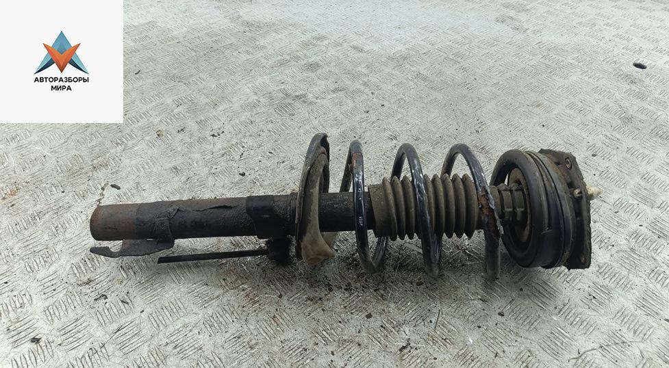 стойка передняя Renault Scenic 2 поколение 2004, 1.5 л., дизель, МКПП, красный, минивэн, 8200663651 - фото №1