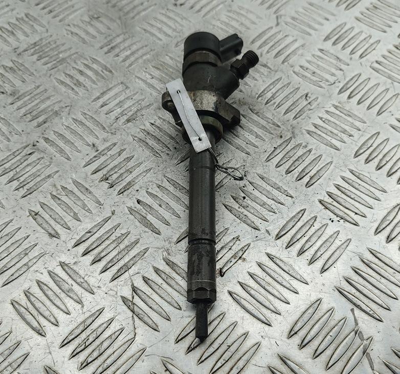 форсунка Ford Focus 2 поколение 2005, 1.6 л., дизель, МКПП, чёрный, универсал, 0445110239 - фото №1