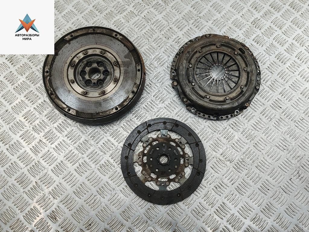 маховик Ford Focus 2 поколение 2005, 1.6 л., дизель, МКПП, чёрный, универсал - фото №1