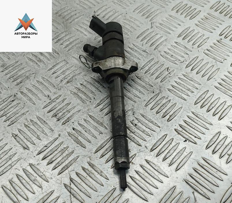 форсунка Ford Focus 2 поколение 2005, 1.6 л., дизель, МКПП, чёрный, универсал, 0445110239 - фото №1