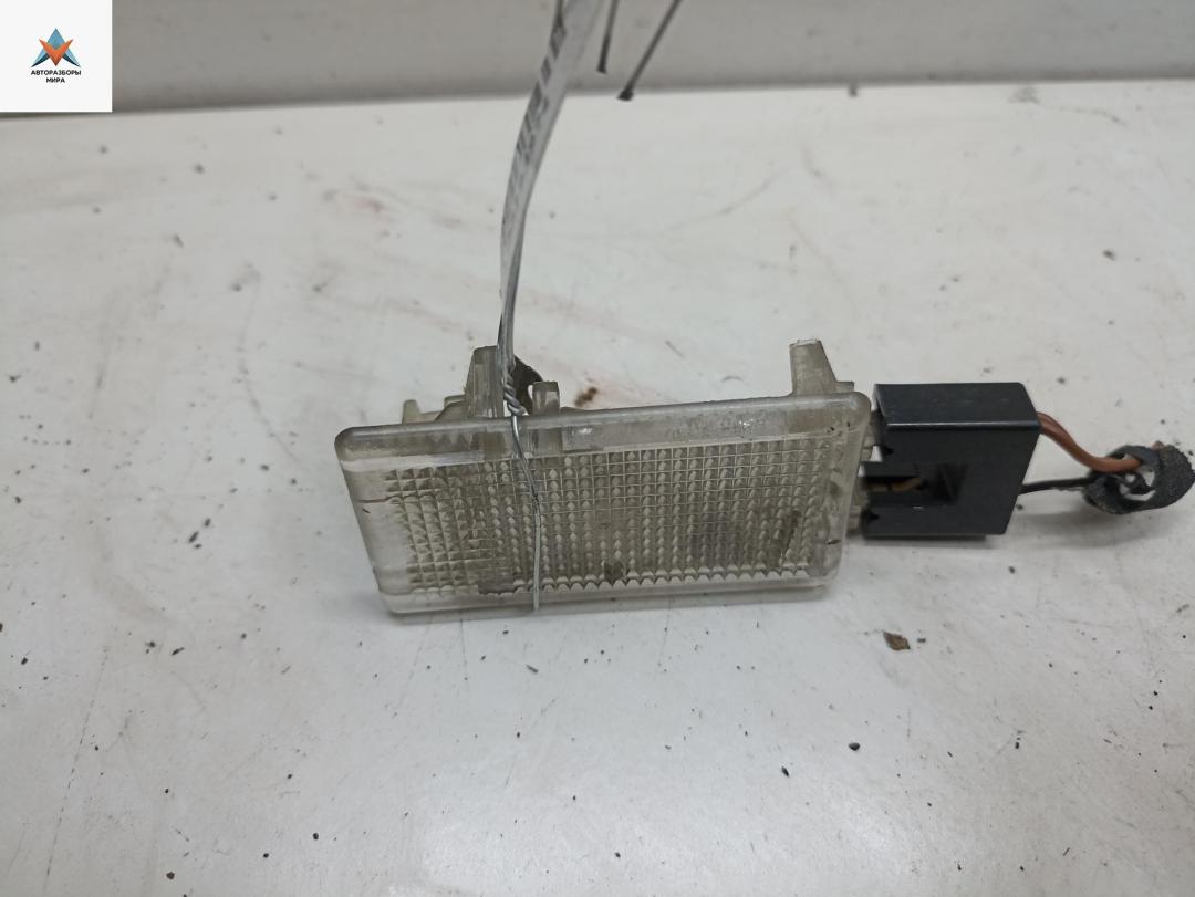 фонарь салона (плафон) Opel Astra G 1999, 2.0 л., дизель, МКПП, чёрный, универсал, 99343 - фото №1