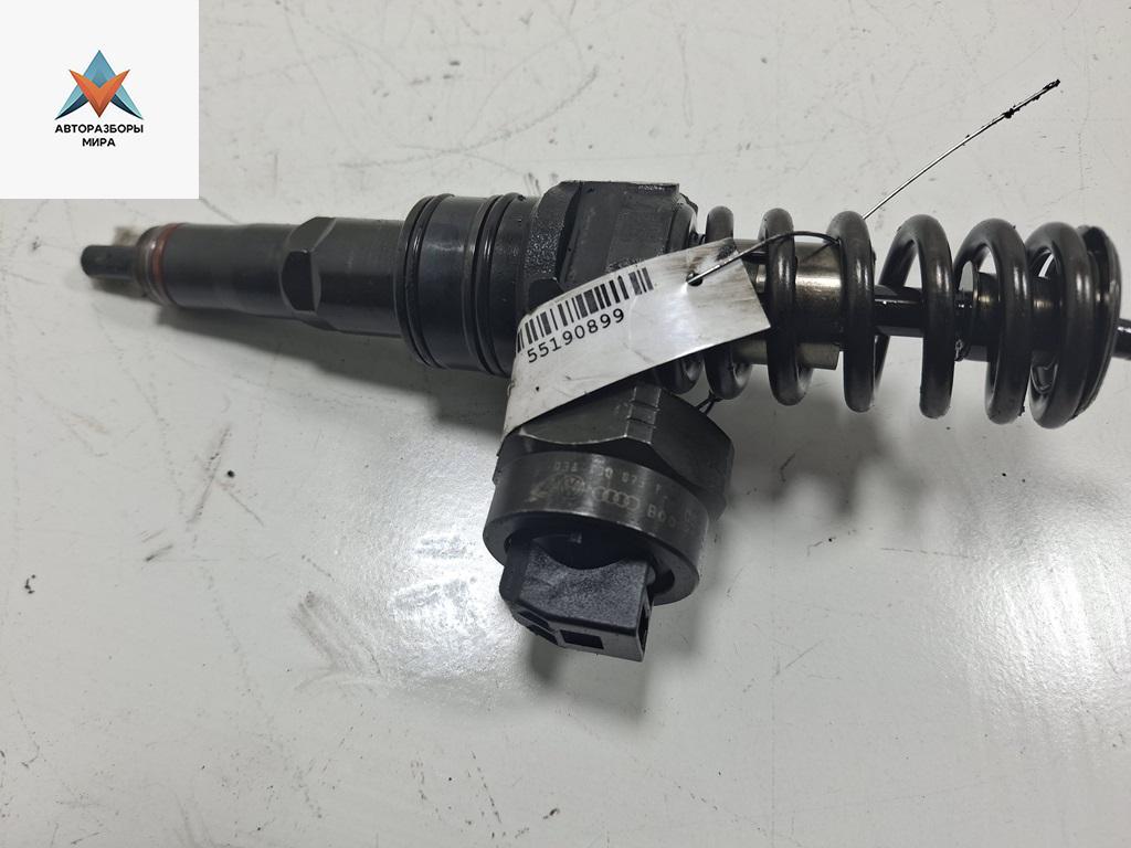 форсунка Volkswagen Golf 4 поколение 2000, 1.9 л., дизель, МКПП, синий, универсал, 038130073F - фото №1