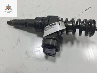 форсунка Volkswagen Golf 4 поколение 2000, 1.9 л., дизель, МКПП, синий, универсал, 038130073F