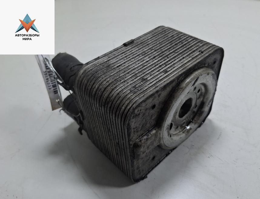 теплообменник масляного фильтра Audi A4 B7 2005, 2.0 л., дизель, АКПП, синий, универсал - фото №1